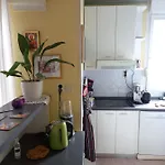 Kat's -